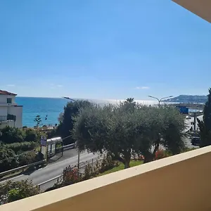 Bell'alloggio A Due Passi Dalle Spiagge Di Appartamento Riva Ligure